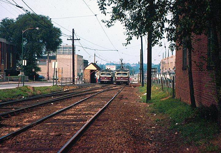 fp21.jpg - Inbound and outbound St. Louis cars meet at Fairfield Ave. stop, just west of 69th St. Terminal