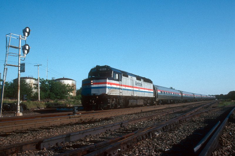 19930898-amtk.jpg - Amtrak train 174 approaching Shaw's Cove Bridge in New London, CT. July 5, 1993